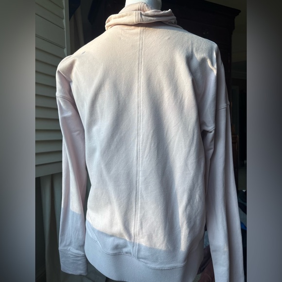 Lululemon Go Forward Pullover
Porcelain Pink size 6 - Picture 4 of 9